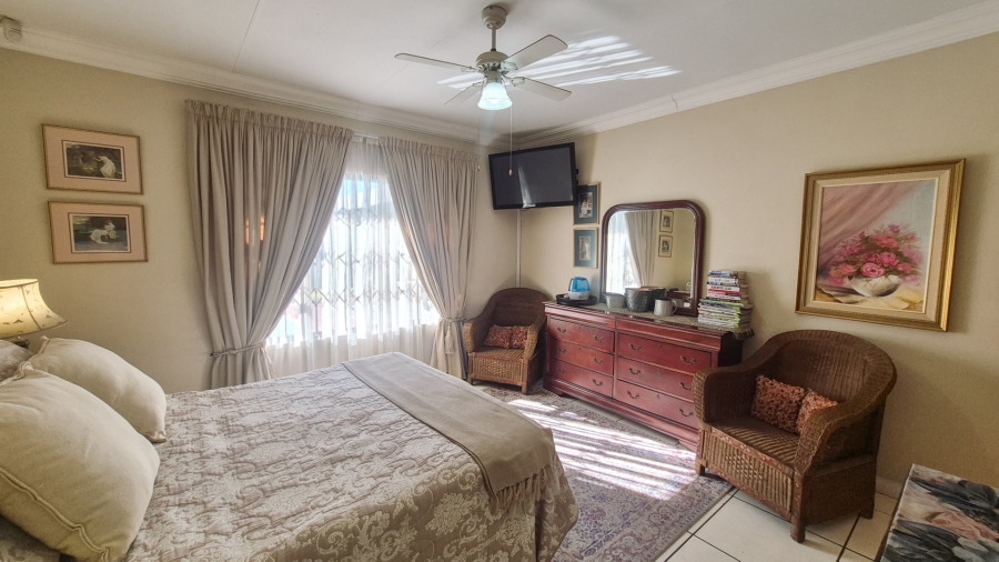 4 Bedroom Property for Sale in Baillie Park North West